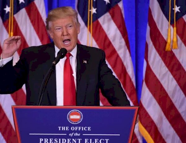 Donald Trump implementou uma série de 46 decretos executivos que sinalizam mudanças significativas nas políticas internas e externas do país.