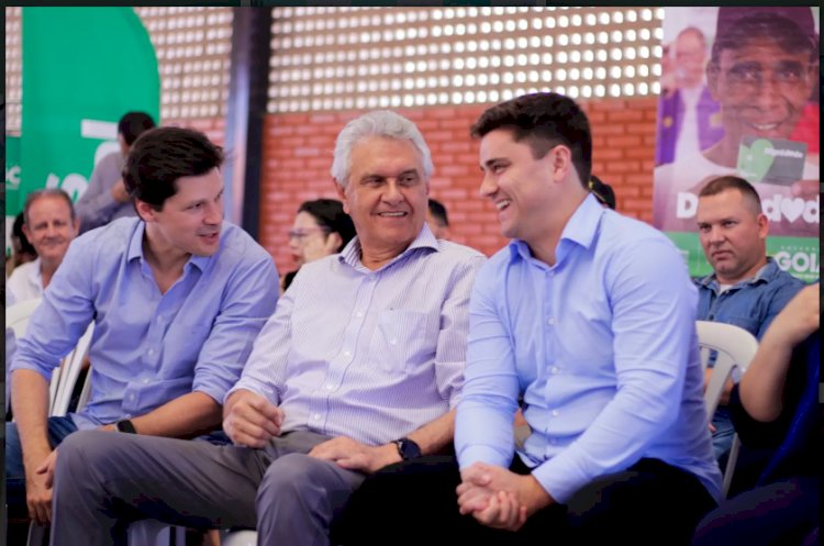 PREFEITO DIEGO SORGATTO E GOVERNADOR CAIADO ENTREGAM CARTÕES ‘MÃES DE GOIÁS’ E ‘DIGNIDADE’